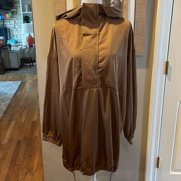 Lightweight Brown Raincoat size large - Picture 2 of 9